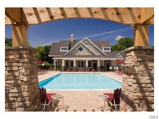 86 Lawrence Ave, Danbury, CT 06810 exterior