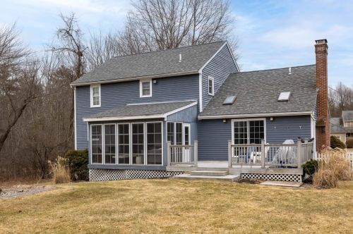 17 Lamington Hill Rd, Stratham, NH 03885 exterior