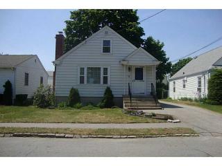 70 Leslie St, Cranston, RI 02910 exterior