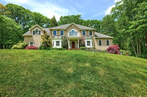 5 Old Hickory Ln, Sherman, CT 06784 exterior