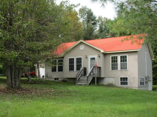 7 Sunrise Dr, South-Paris, ME 04281 exterior