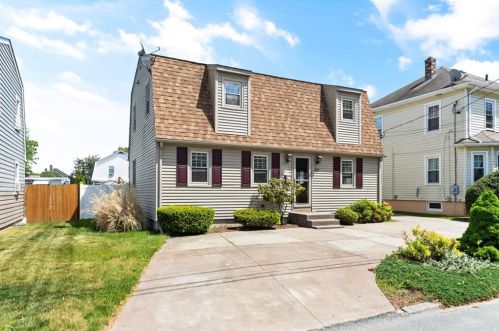 47 Bryant St, Cumberland, RI 02864 exterior