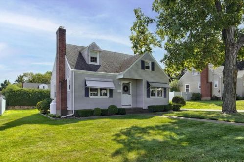 39 Oleary Dr, Manchester, CT 06040 exterior