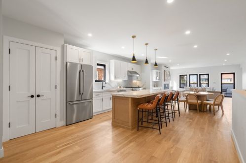 832 3Rd St, Roxbury Xing, MA 02127 exterior
