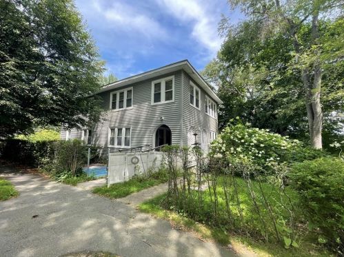 28 Circuit Ave, Worcester, MA 01603 exterior