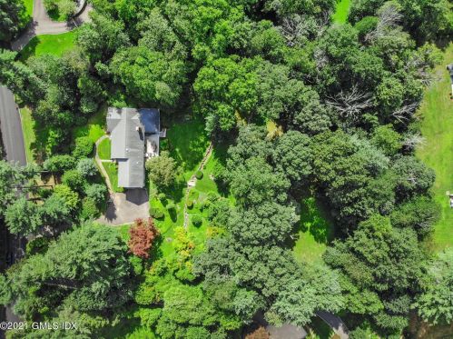 14 Dewart Rd, Greenwich, CT 06830 exterior