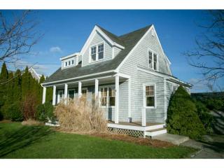 15 Clayton St, Middletown, RI 02842 exterior