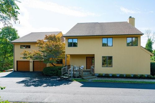 12 Ridge Rd, Farmington, CT 06032 exterior