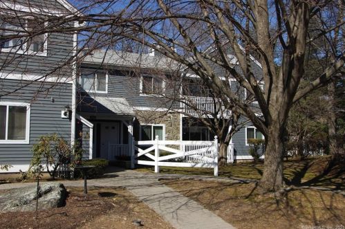 202 Windgate Cir, Upper-Stepney, CT 06468 exterior