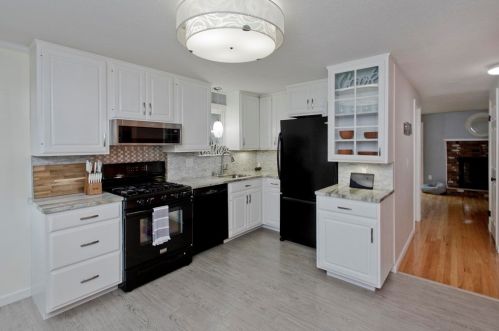176 Tamarack Dr, Springfield, MA 01129 exterior