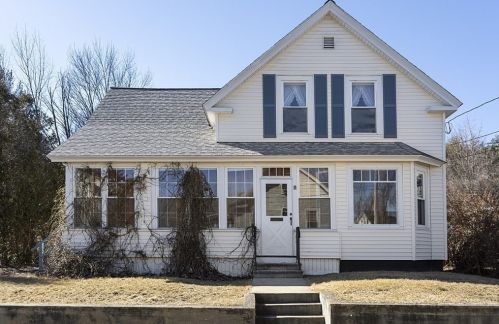 72 J St, Royalston, MA 01331 exterior