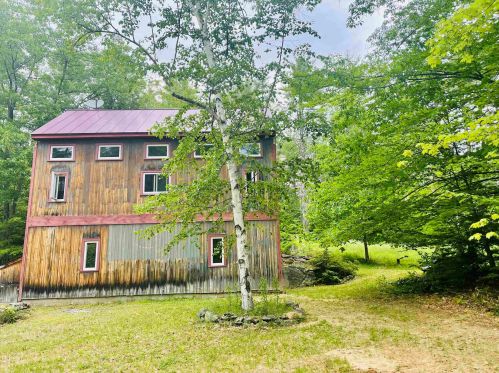 14 Sumner Way, New Hampton, NH 03256 exterior