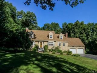 42 Kimberly Dr, Upper Stepney, CT 06468 exterior