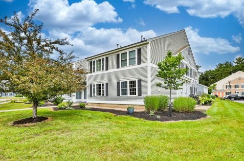 709 Springbrook Cir, Portsmouth, NH 03801 exterior