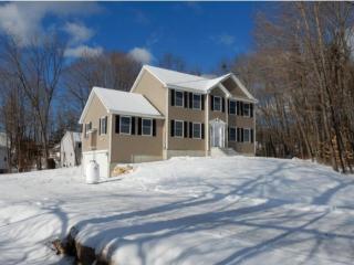 9 Maple Ave, Goffstown, NH 03045 exterior
