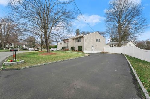 10 Mark Dr, Norwalk, CT 06851 exterior