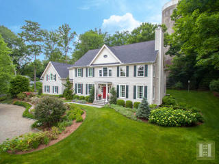 450 Mansfield Ave, Tokeneke, CT 06820 exterior
