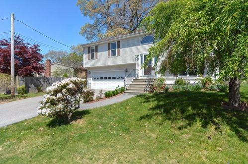 41 Alton Ave, Valley Falls, RI 02864 exterior