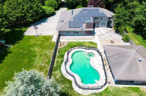 123 Sunset Dr, Killingly, CT 06239 exterior