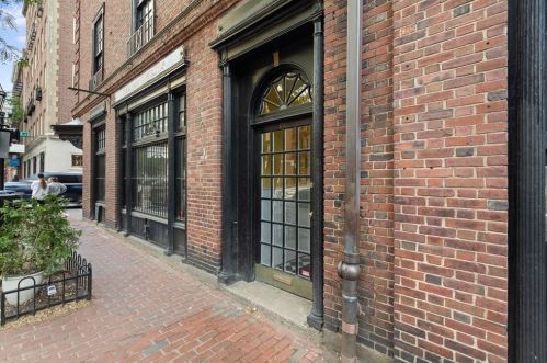 132 Charles St, Boston, MA 02114 exterior