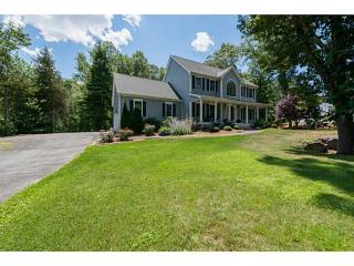 1 Eric Ct, Cumberland, RI 02864 exterior