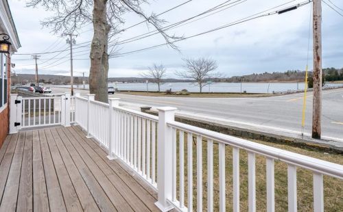 2156 Main Rd, Tiverton, RI 02878 exterior