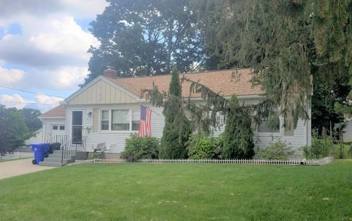 9 Salem Dr, North-Providence, RI 02904 exterior