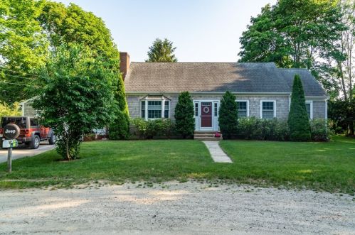 5 Clayton St, Sandwich, MA 02563 exterior