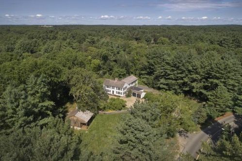 118 Conant Rd, Weston, MA 02493 exterior