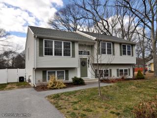125 Canfield Ave, Warwick, RI 02889 exterior