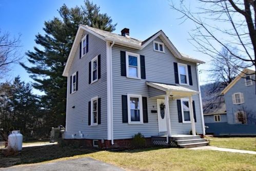 9 Elliot St, Loudville, MA 01027 exterior