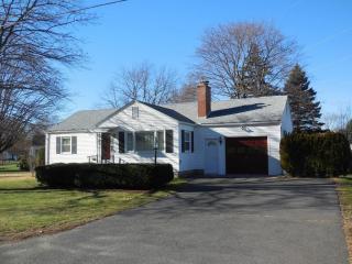 493 East St, Easthampton, MA 01027 exterior