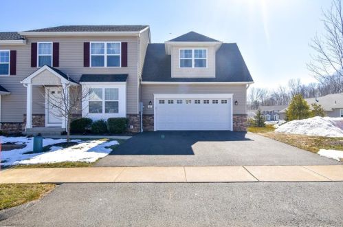 17 Woodridge Dr, Windsor Locks, CT exterior