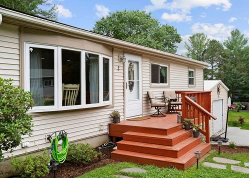 2 Hopkins Ct, Coventry, RI 02816 exterior