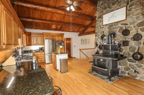 124 Bassett Mill Rd, Hopkinton, NH 03229 exterior