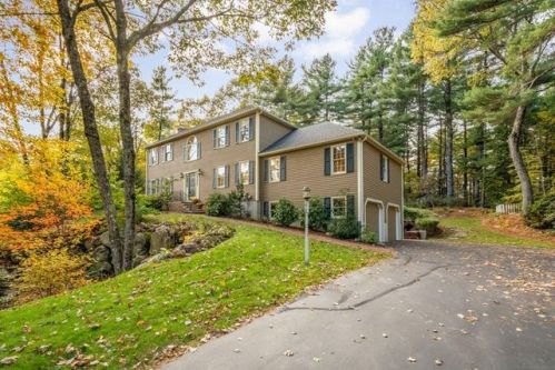 278 Sycamore Dr, Holden, MA 01520 exterior