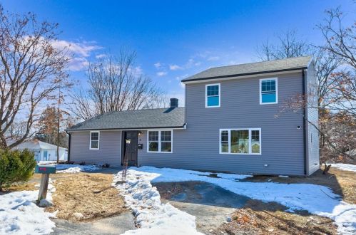 2 Matthew Rd, Billerica, MA 01821 exterior