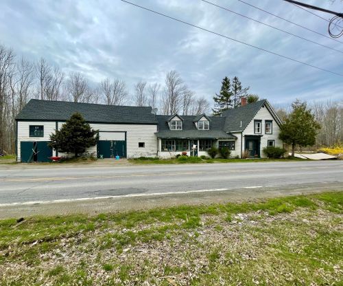 863 Beach Rd, Lincolnville, ME 04849 exterior
