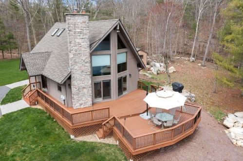 34 James St, Pascoag, RI 02859 exterior
