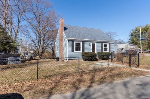 42 Idlewell St, Weymouth, MA 02188 exterior