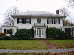 516 Ward St, Newton, MA 02459 exterior