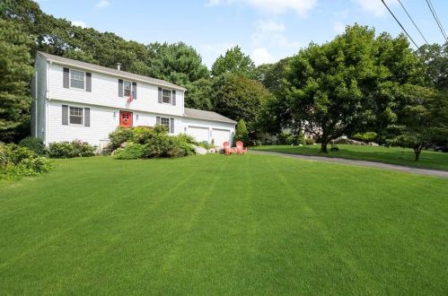 15 Yellowstone Dr, North-Kingstown, RI 02852 exterior