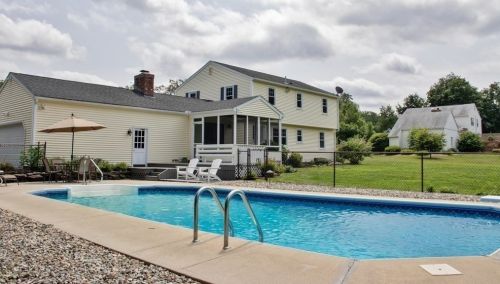 4 Apple Hill Rd, Wilbraham, MA 01095 exterior