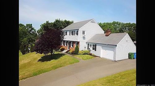 54 Reservoir Rd, Middletown, CT 06457 exterior