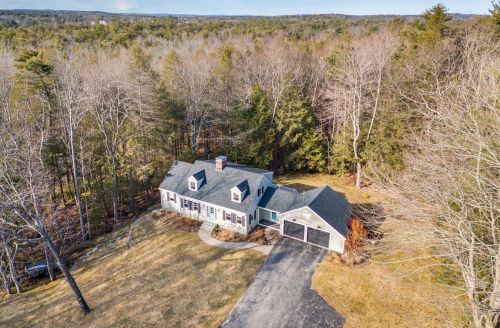 31 Hedgerow Dr, Falmouth, ME 04105 exterior