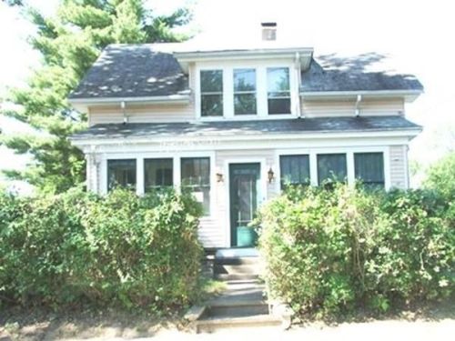 27 Forest St, Chicopee, MA 01013 exterior