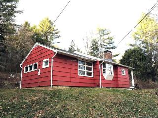 94 Popple Swamp Rd, Warren, CT 06754 exterior