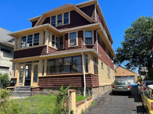 140 Kent Ave, Bridgeport, CT 06610 exterior