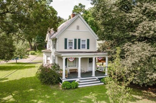 2610 Westfield St, West Springfield, MA 01089 exterior
