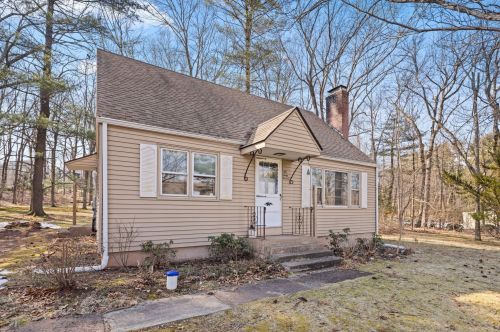 667 Foster St, Wapping, CT 06074 exterior